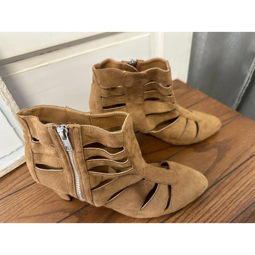 Comfortview Sloane Womens Size 9 Block Heel Caged Bootie Tan‎ Faux Suede